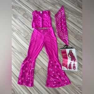 SPIRIT HALLOWEEN WESTERN BARBIE COSTUME IN MEDIUM (8-10)